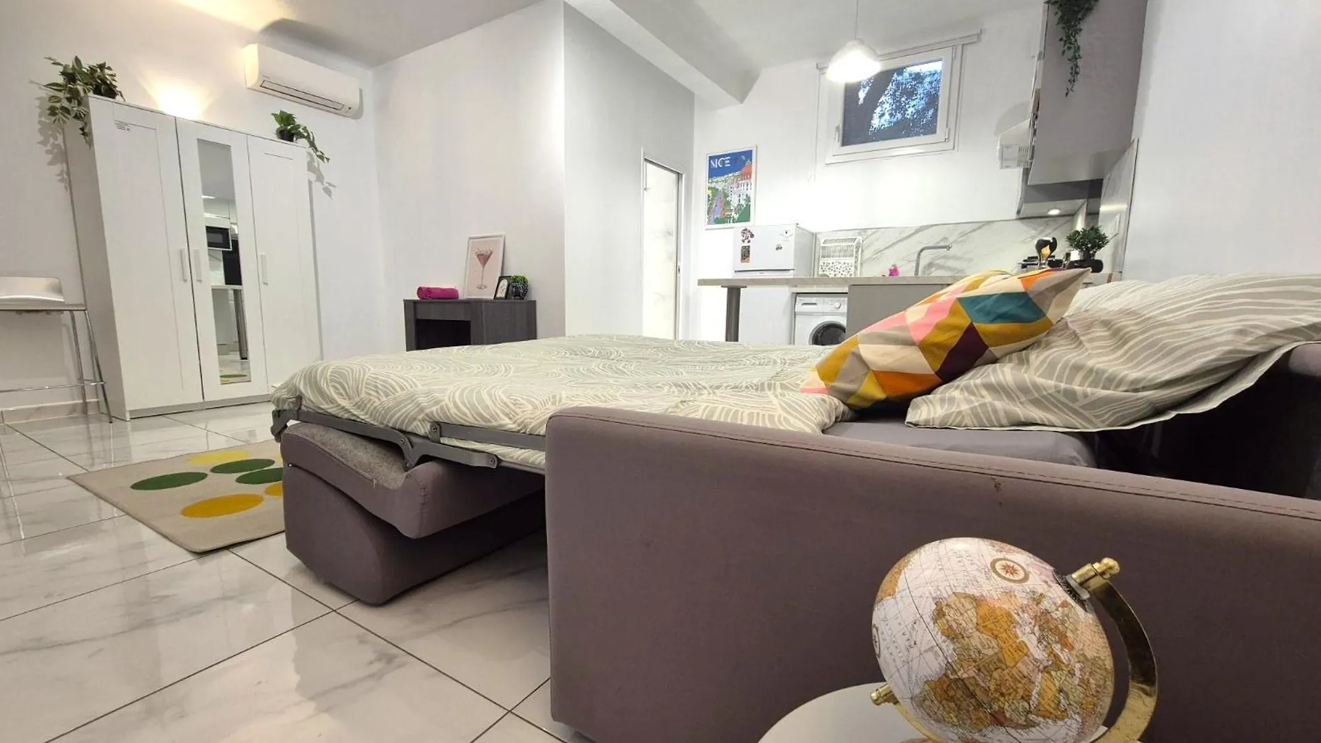 Studio Renove Au Centre Ville Nice France